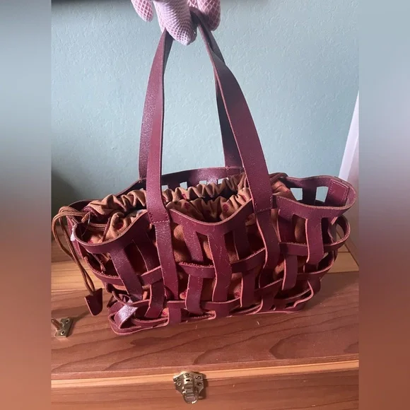 Tote w/ Flat Handles Soft Leather Woven Bag w/ Canvas Bag Inside Vintage 14x9x4” - Picture 4 of 16